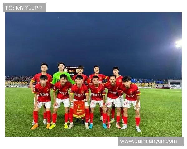 广州篮球队在钻石联赛中以52分稳居积分榜首位展现强劲实力